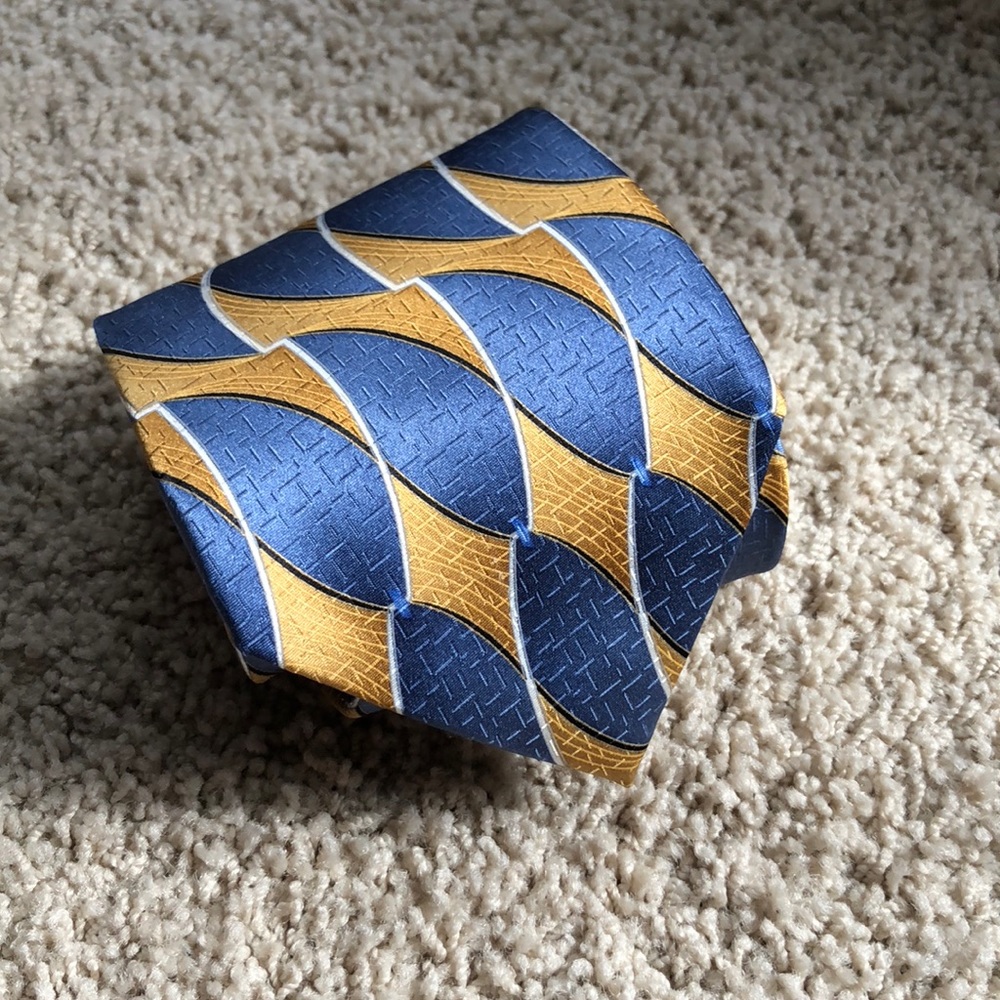 Arrow Blue and Gold Patterned Tie